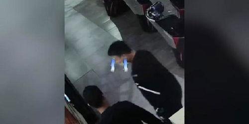 吃瓜群众打架完整版视频,一场火爆的街头打架现场全纪录