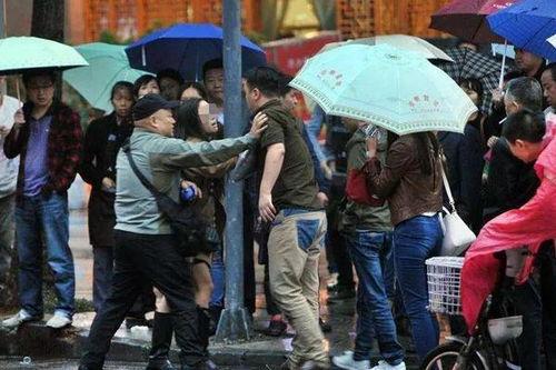 盐城新闻吃瓜群众事件视频,网络舆论场上的风波与反思