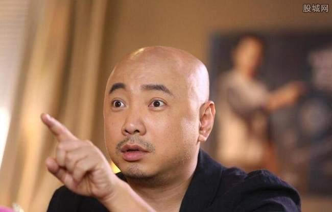 吃瓜群众打记者,一场新闻界的“瓜田大战”